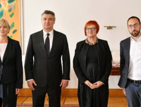 Predstavnici zeleno-lijeve koalicije Milanoviću predali potpise na Peticiju za obnovu Zagreba