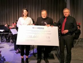 Predstavnici Hrvatskog društva skladatelja uručili ček od pola milijuna kuna glazbenoj školi u Sisku