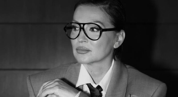 Nina Badrić Alive